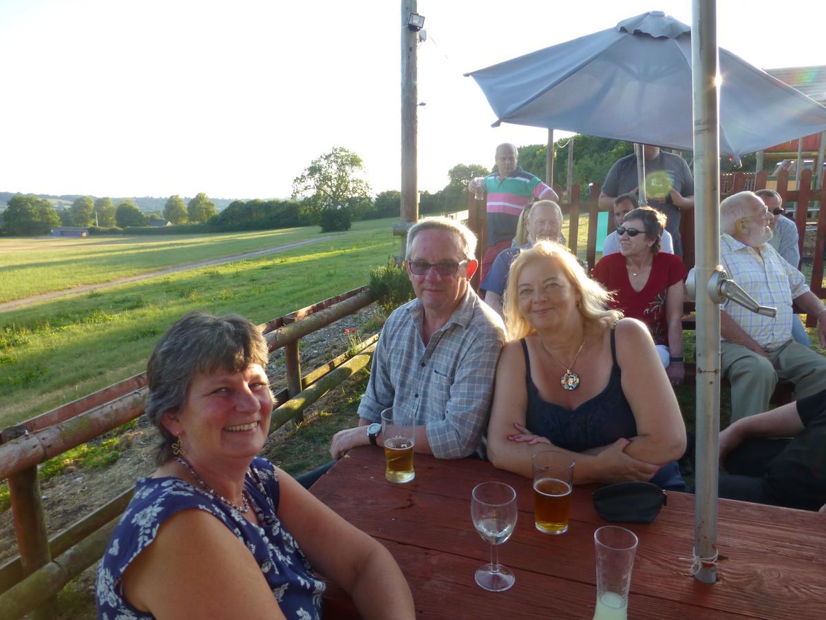 Prestleigh Inn เชพตันมัลเล็ต ภายนอก รูปภาพ